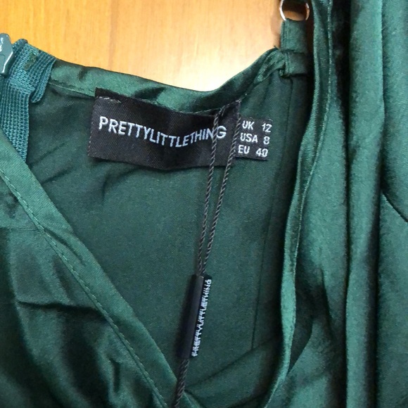 Pretty Little Thing green dress - Picture 2 of 3